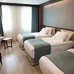 Valens Downtown Hotel 2*