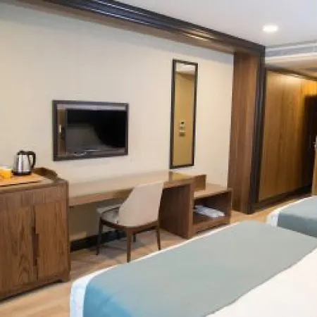 Valens Downtown Hotel 2*