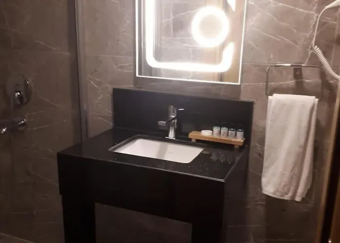 Valens Downtown Hotel